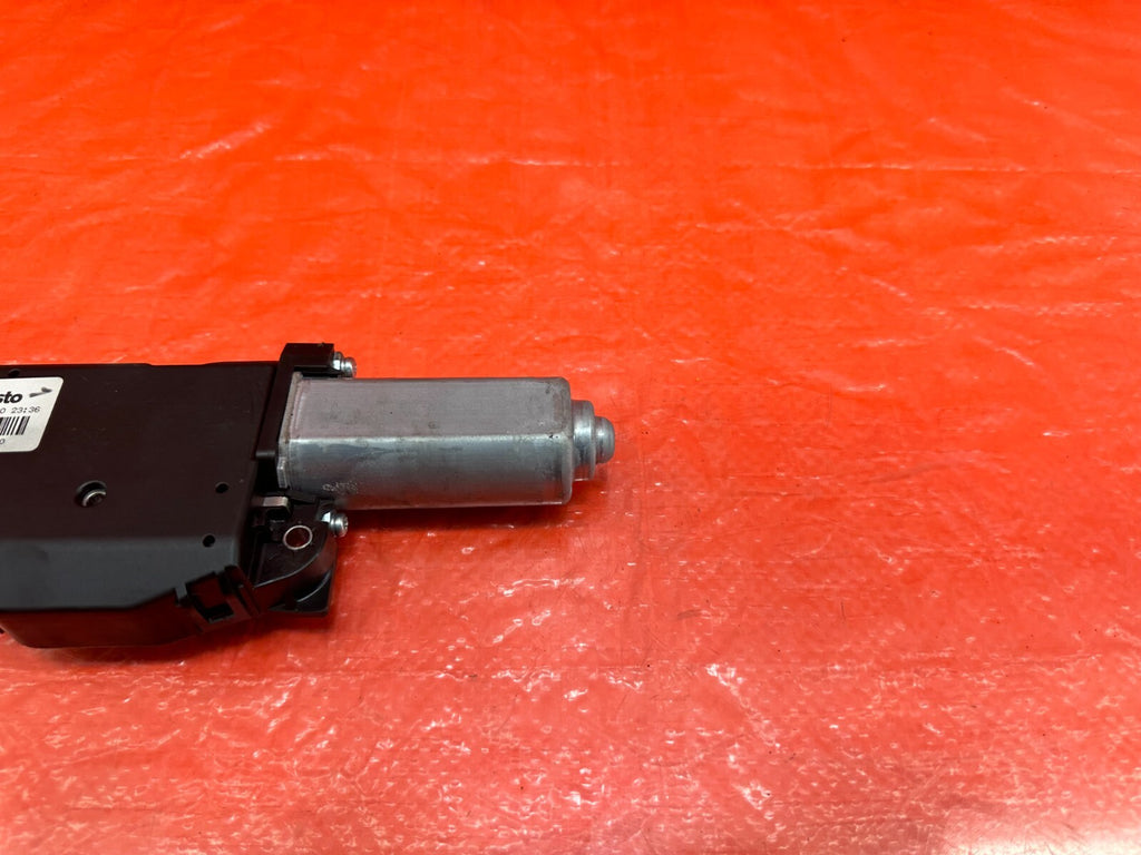 15 21 SUBARU WRX & STI   SUNROOF MOONROOF SLIDING ROOF MOTOR   OEM FACTORY #18212