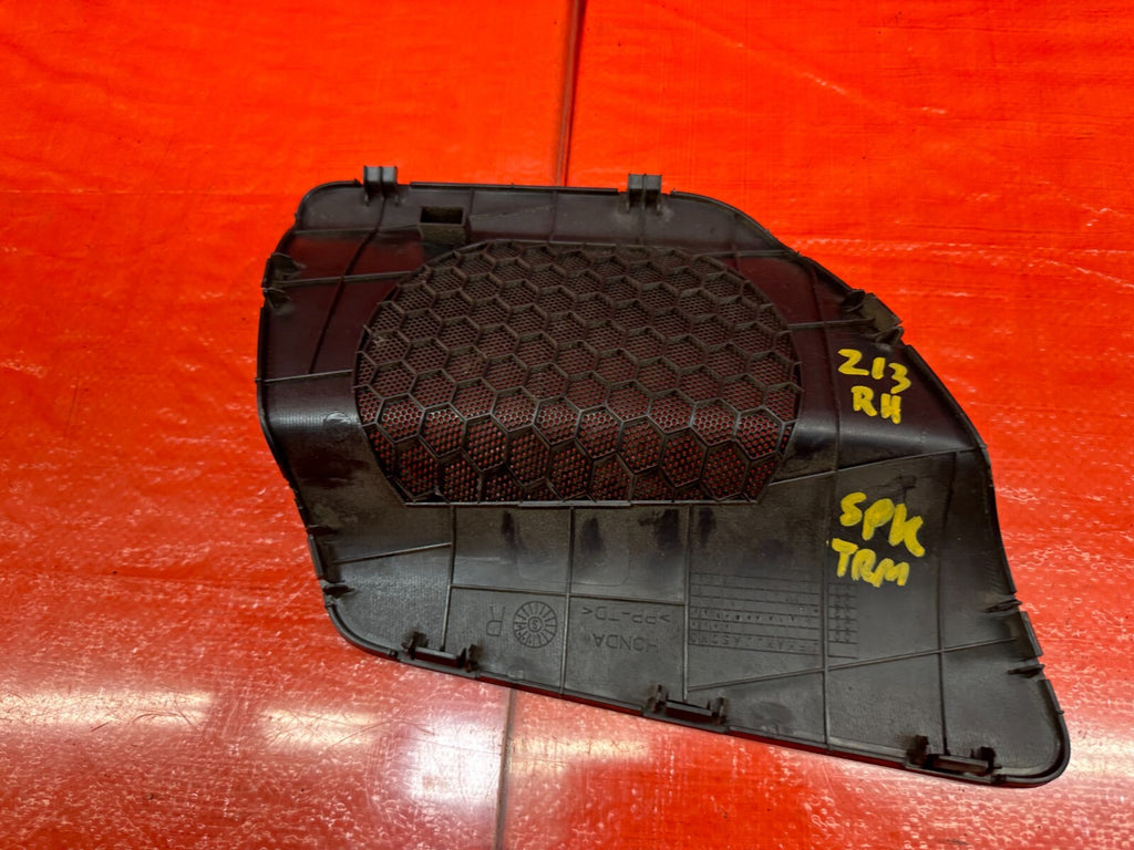 02 05 HONDA CIVIC SI EP3 HATCHBACK REAR SPEAKER COVER TRIM   RIGHT SIDE OEM #2139