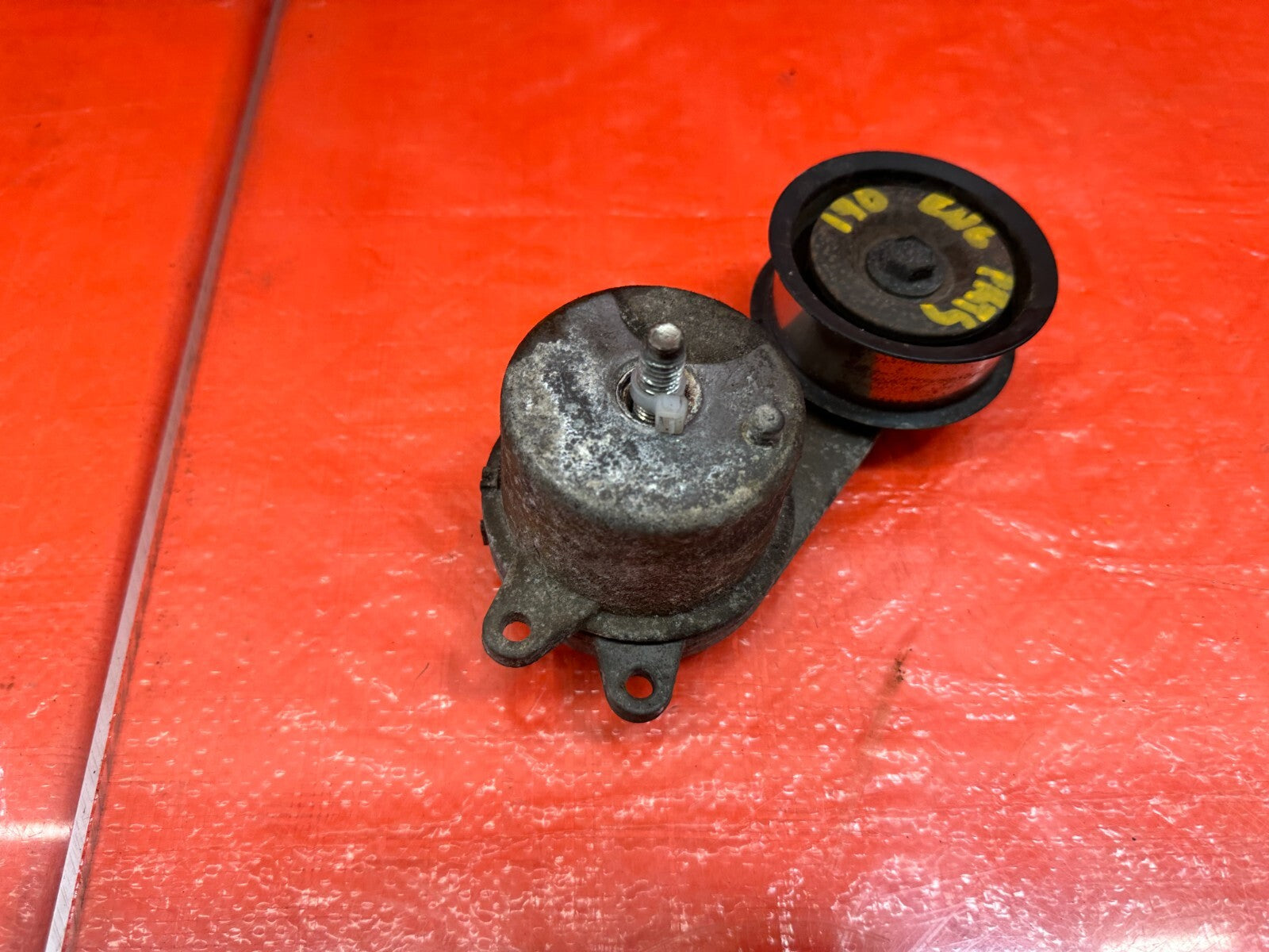 08 15 INFINITI G37 & Q60   VQ37VHR   BELT TENSIONER W/ PULLEY   OEM #1904