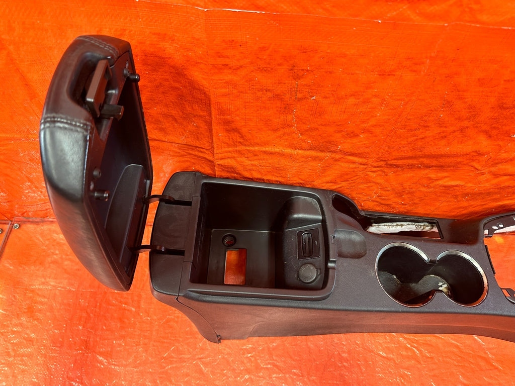 13 16 HYUNDAI GENESIS COUPE   ARM REST / CENTER CONSOLE STORAGE   OEM GENE6