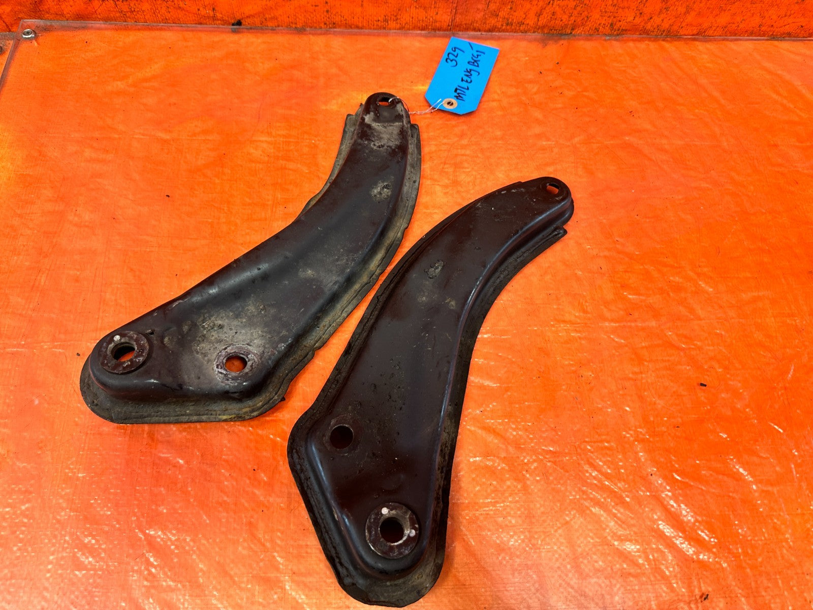 2013 13 INFINITI G37 S CONVERTIBLE   FRONT SUB FRAME BRACKETS   OEM #3298