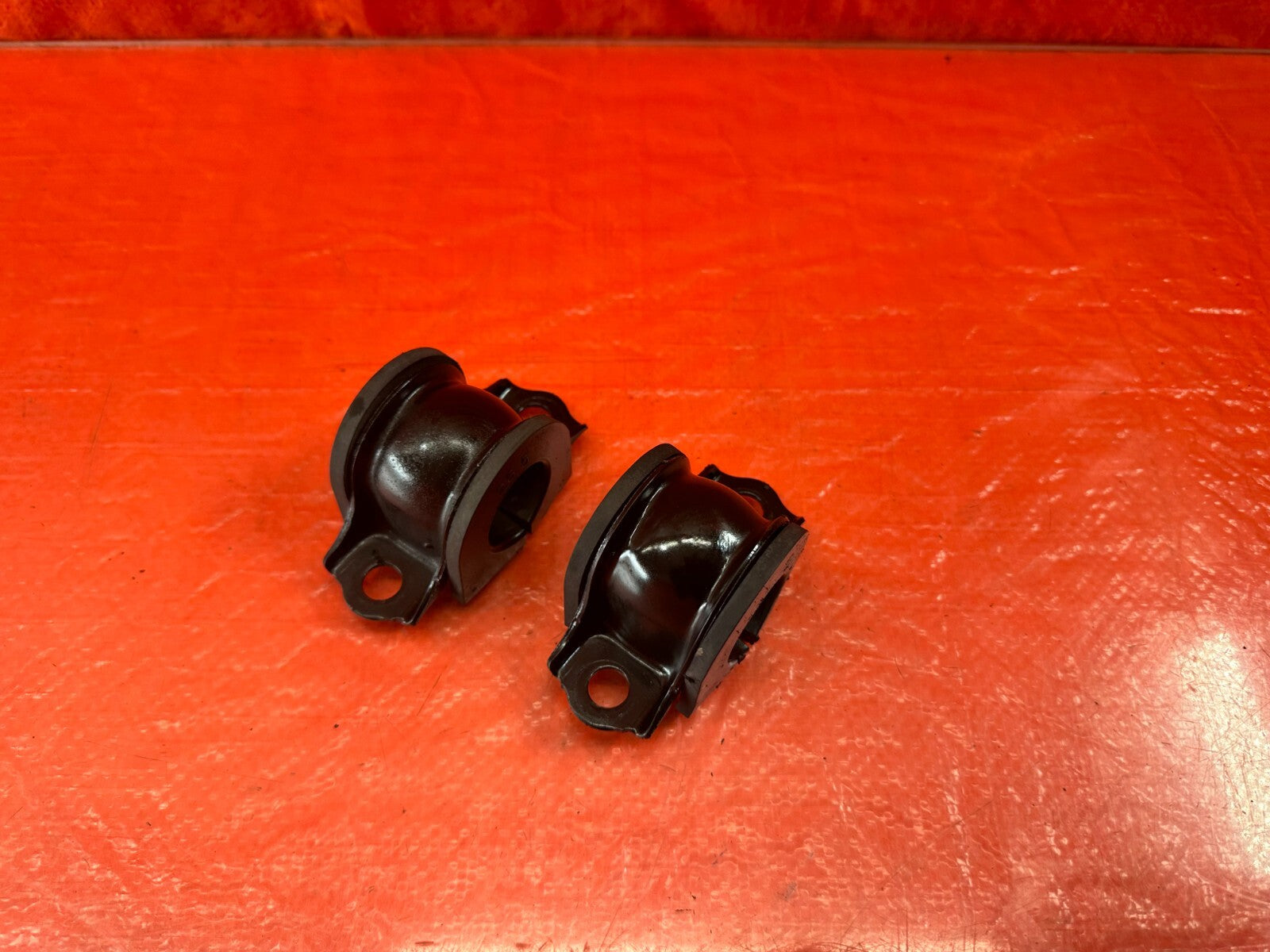 04 07 HONDA S2000   FRONT SWAY STABILIZER BAR BUSHINGS AND BRACKETS   OEM #1970