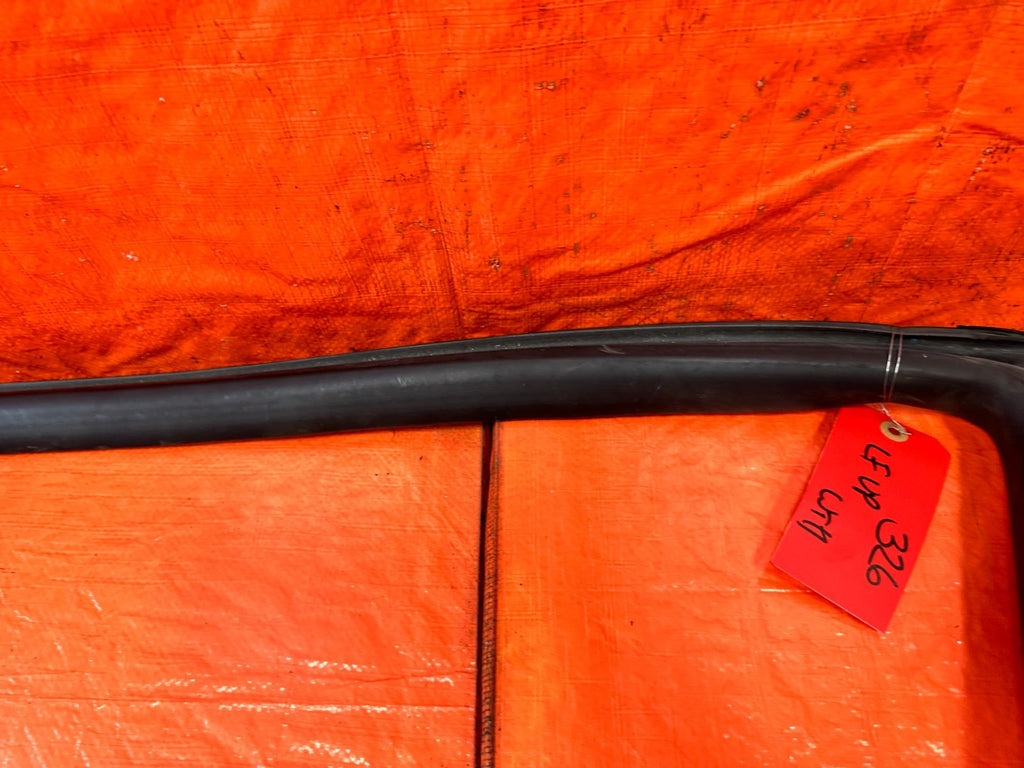 13 16 HYUNDAI GENESIS COUPE   DRIVER LEFT FRONT   UPPER WEATHER STRIP   OEM 3267