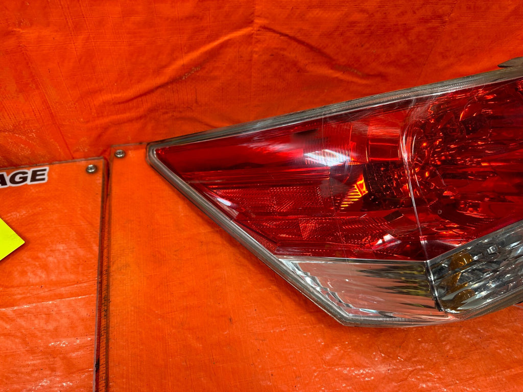 08 12 HONDA ACCORD SEDAN   DRIVER LEFT OUTER   TAIL LIGHT LAMP   OEM #2515