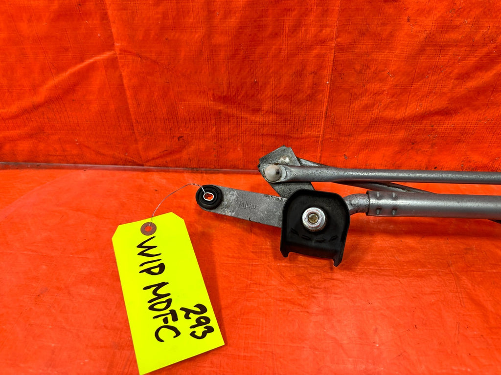 13 16 SCION FRS   13 20 BRZ   WINDSHIELD WIPER MOTOR W/ LINKAGE   OEM #2933