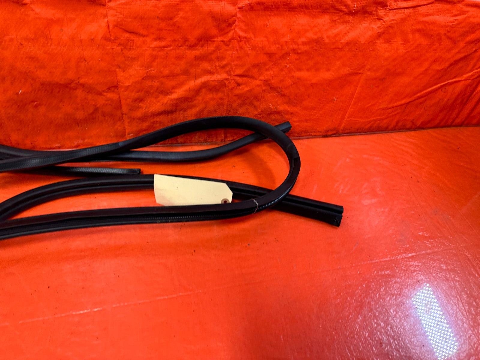 HYUNDAI GENESIS COUPE   CHASSIS TO DOOR OPEN TRIM WEATHER STRIP LEFT RIGHT 32610