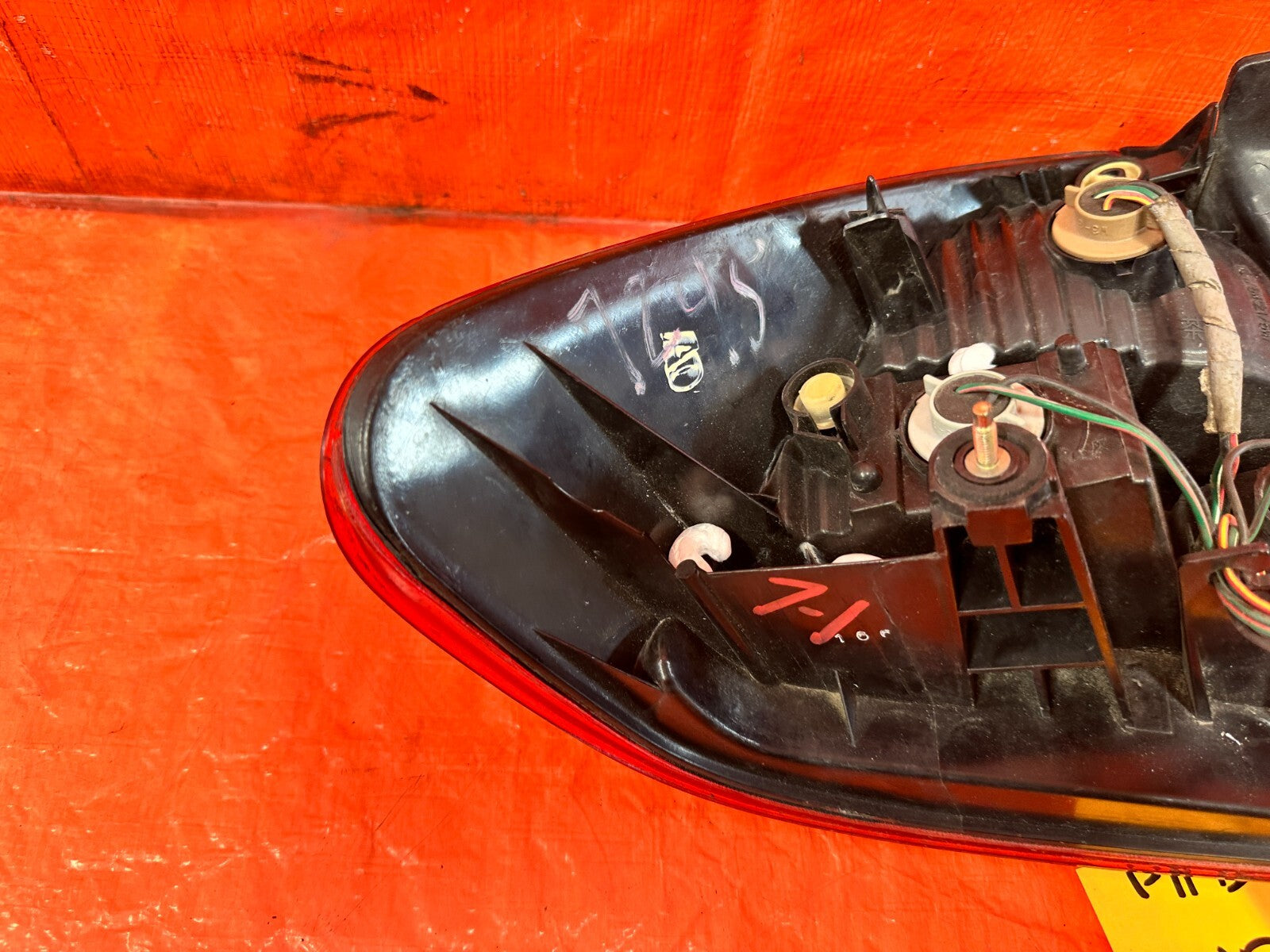 OEM 2004 2005 2006 HONDA INSIGHT PASSENGER RIGHT TAIL LIGHT LAMP 04 05 06 L LH7