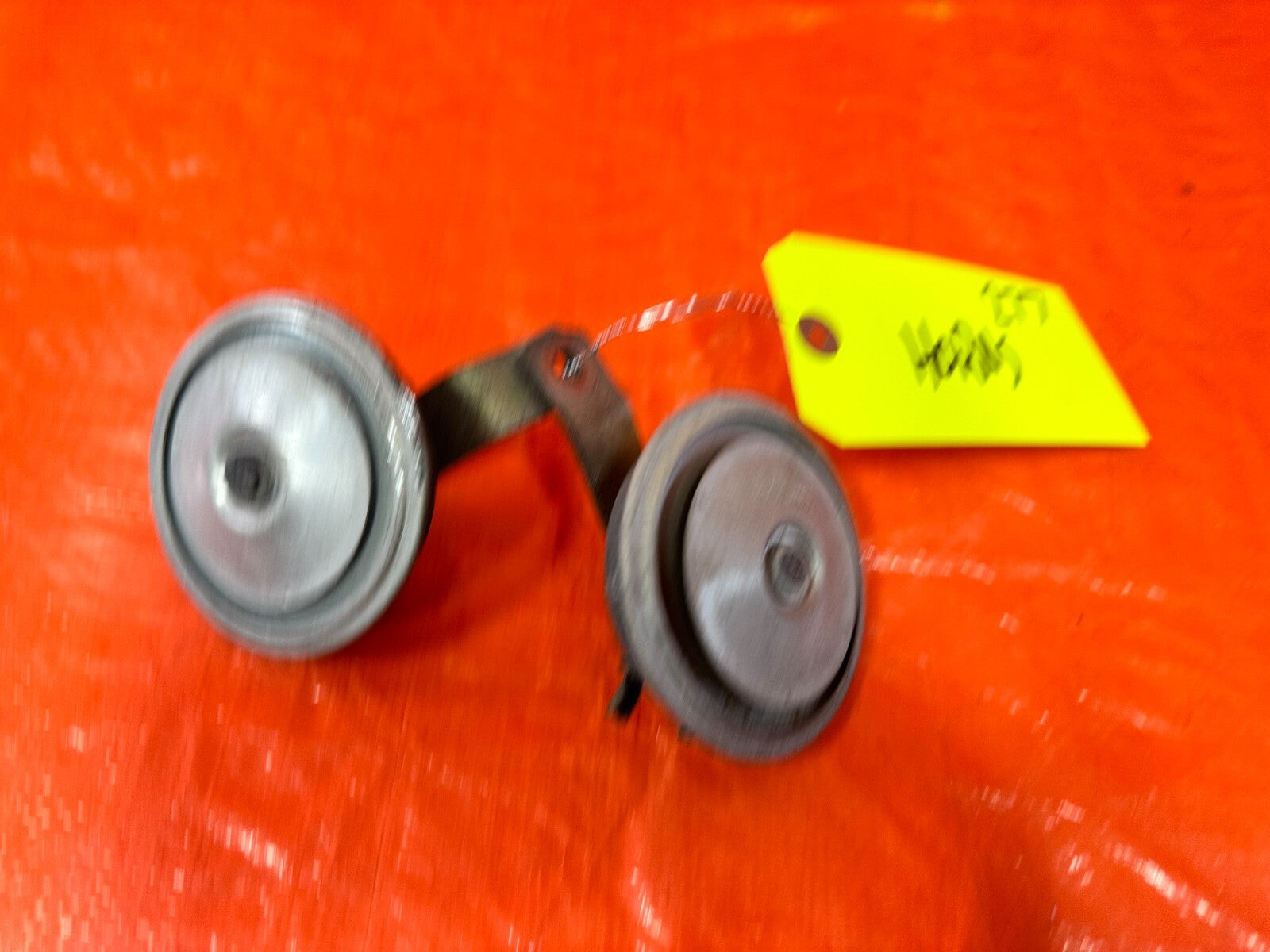 88 89 HONDA CRX DX SI   HORN SET / HIGH AND LOW NOTE HORNS   OEM FACTORY #2775