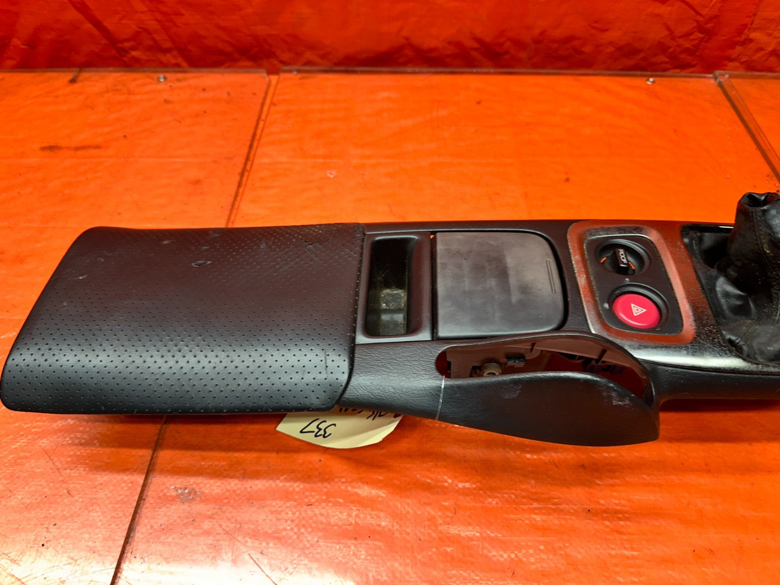 00 03 HONDA S2000 AP1 2.0L CENTER CONSOLE ARMREST SHIFTER TRIM BEZEL BLACK #33719