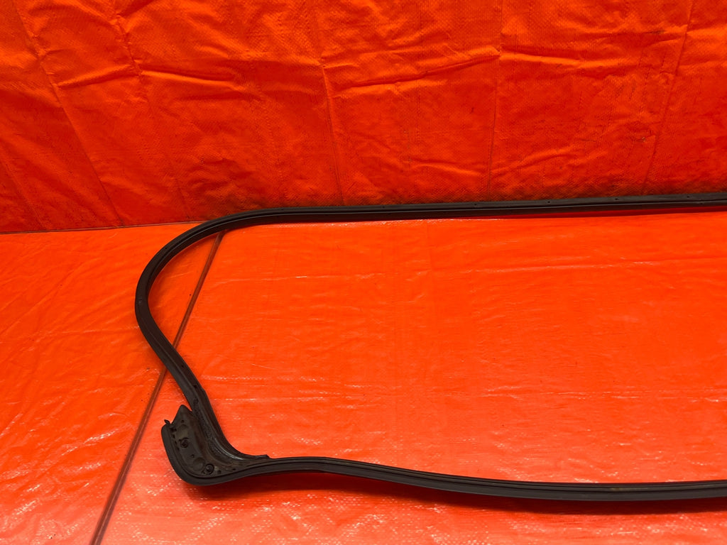 09 14 ACURA TSX   DRIVER LEFT REAR DOOR   WEATHER STRIP TRIM SEAL GASKET OEM 23311