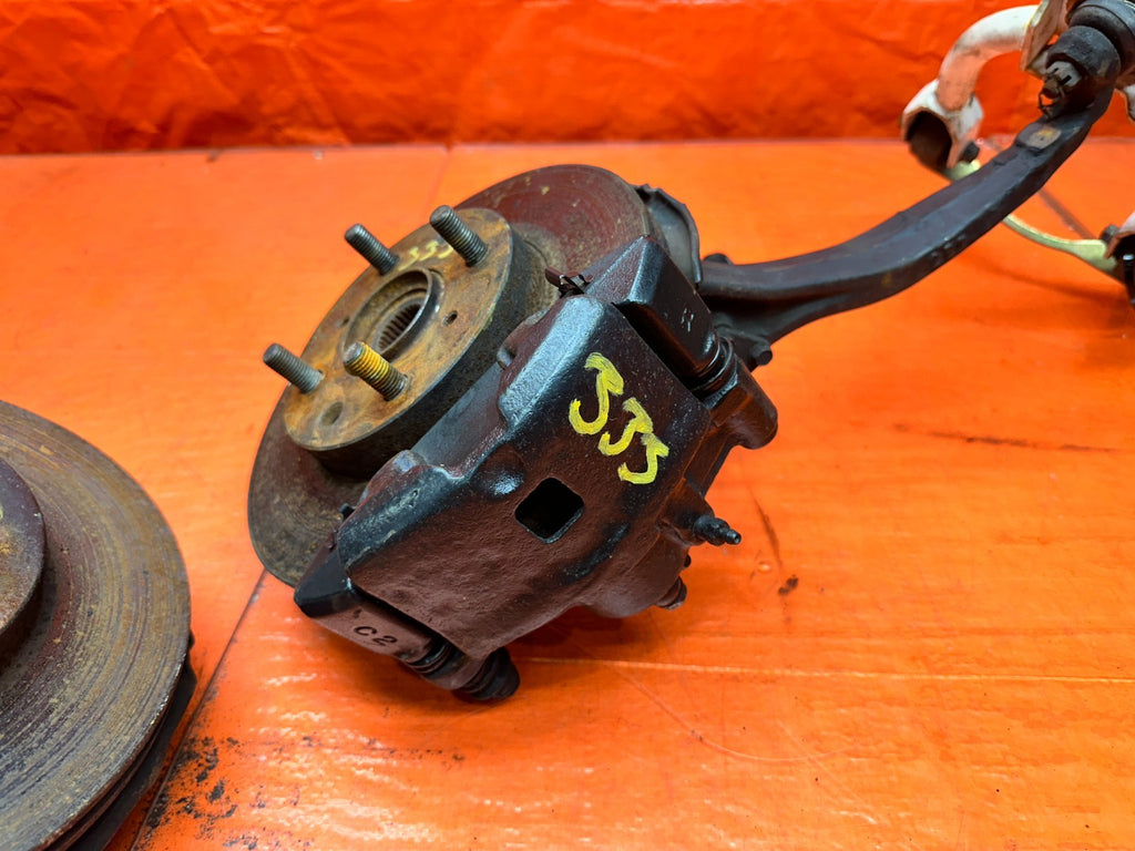 92 95 HONDA CIVIC EX   FRONT KNUCKLE SPINDLE BRAKE CONVERSION CALIPERS OEM #33314