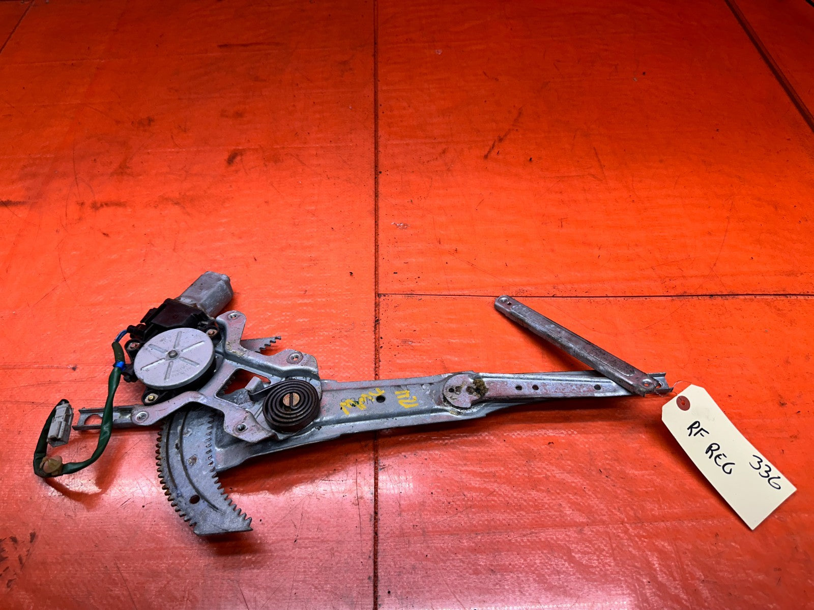 97 01 HONDA PRELUDE 2.2L PASSENGER RIGHT DOOR WINDOW REGULATOR WITH MOTOR #3360
