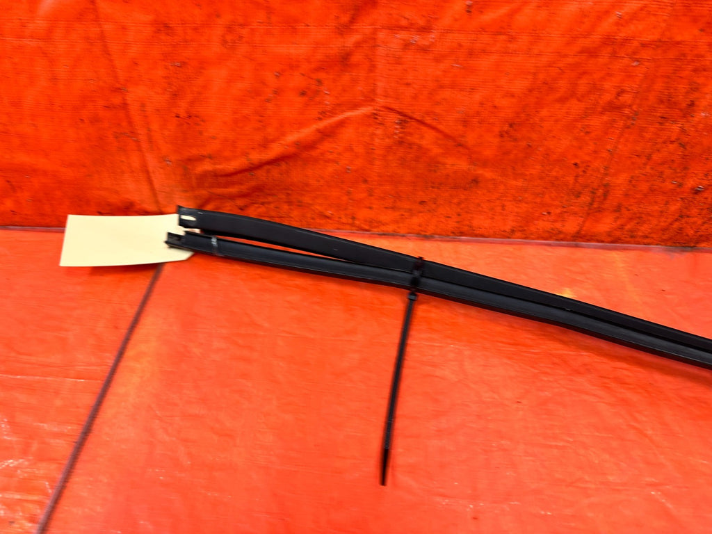 13 16 HYUNDAI GENESIS COUPE   ROOF TRIM WEATHER STRIP SET   LEFT & RIGHT OEM 3267