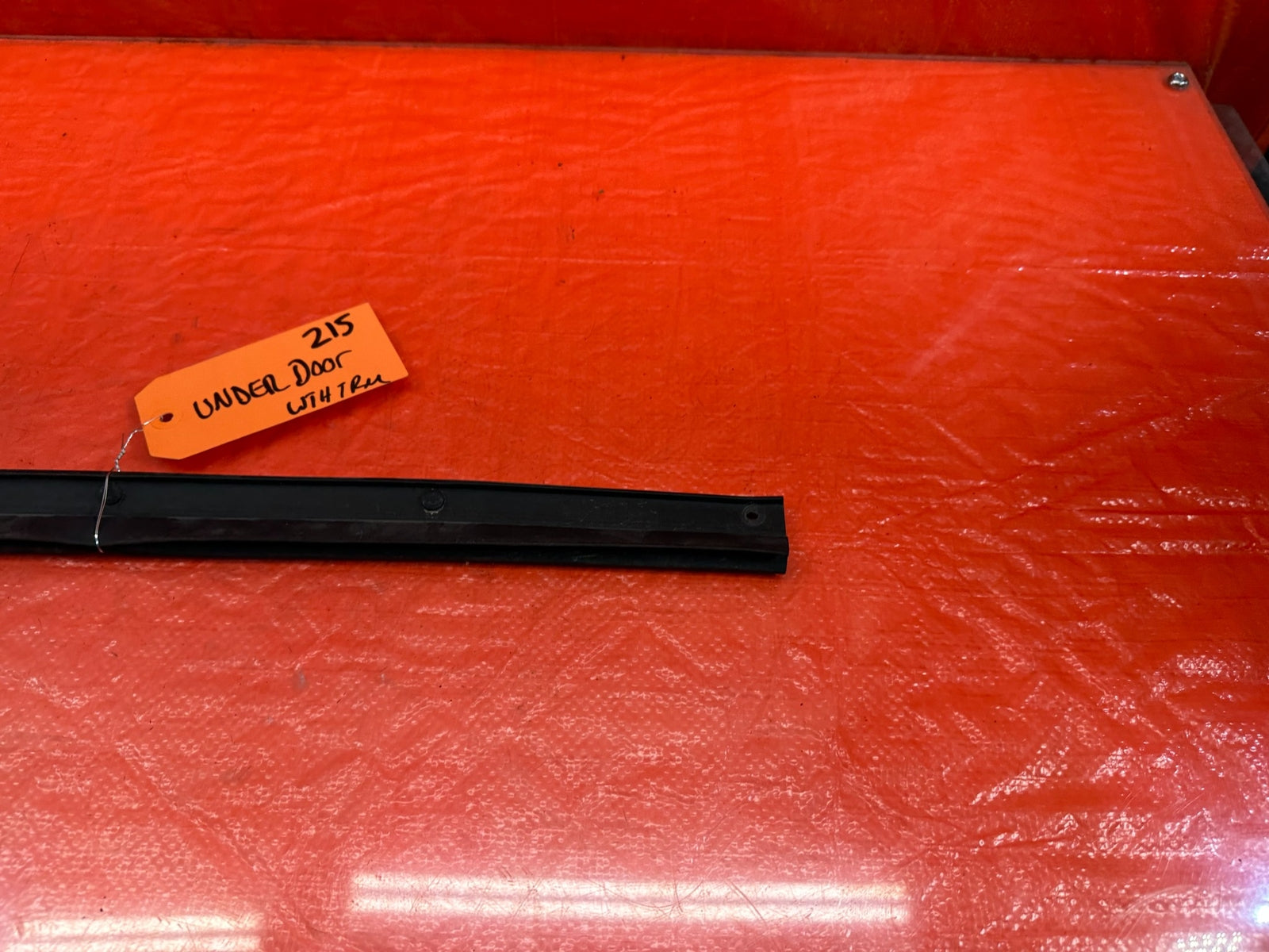14 16 INFINITI Q50   LEFT / RIGHT   REAR DOOR   LOWER WEATHER TRIM STRIP OEM 2154