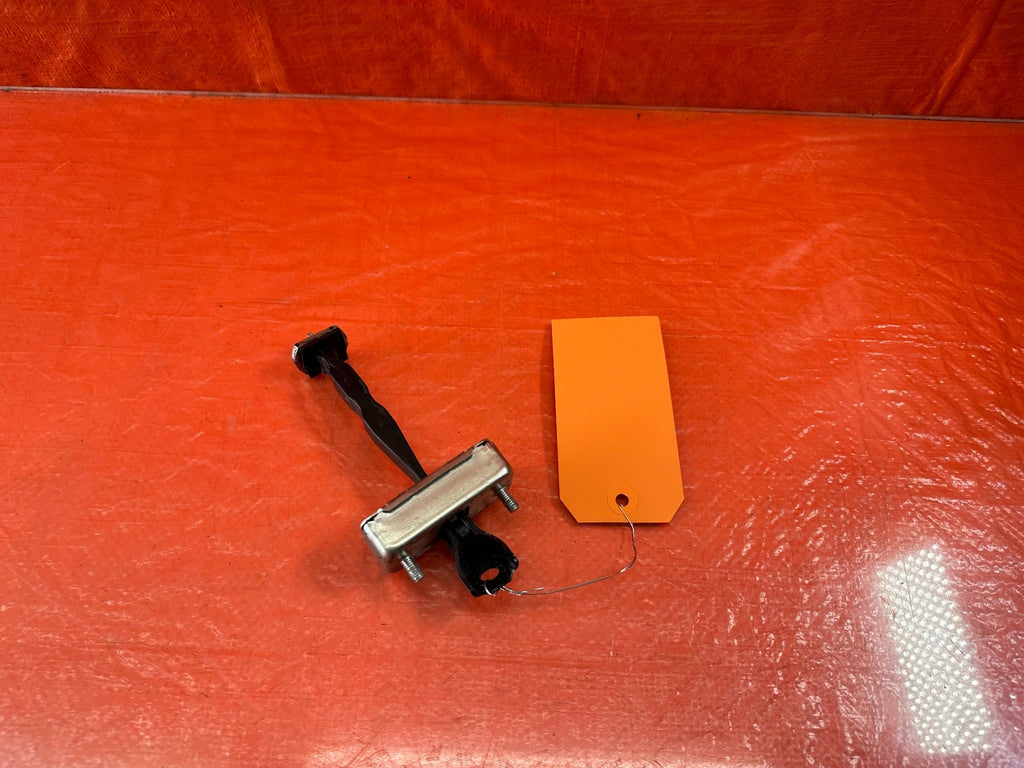 14 20 INFINITI Q50   LEFT OR RIGHT FRONT DOOR CHECKER HINGE ARM STOPPER OEM #2429