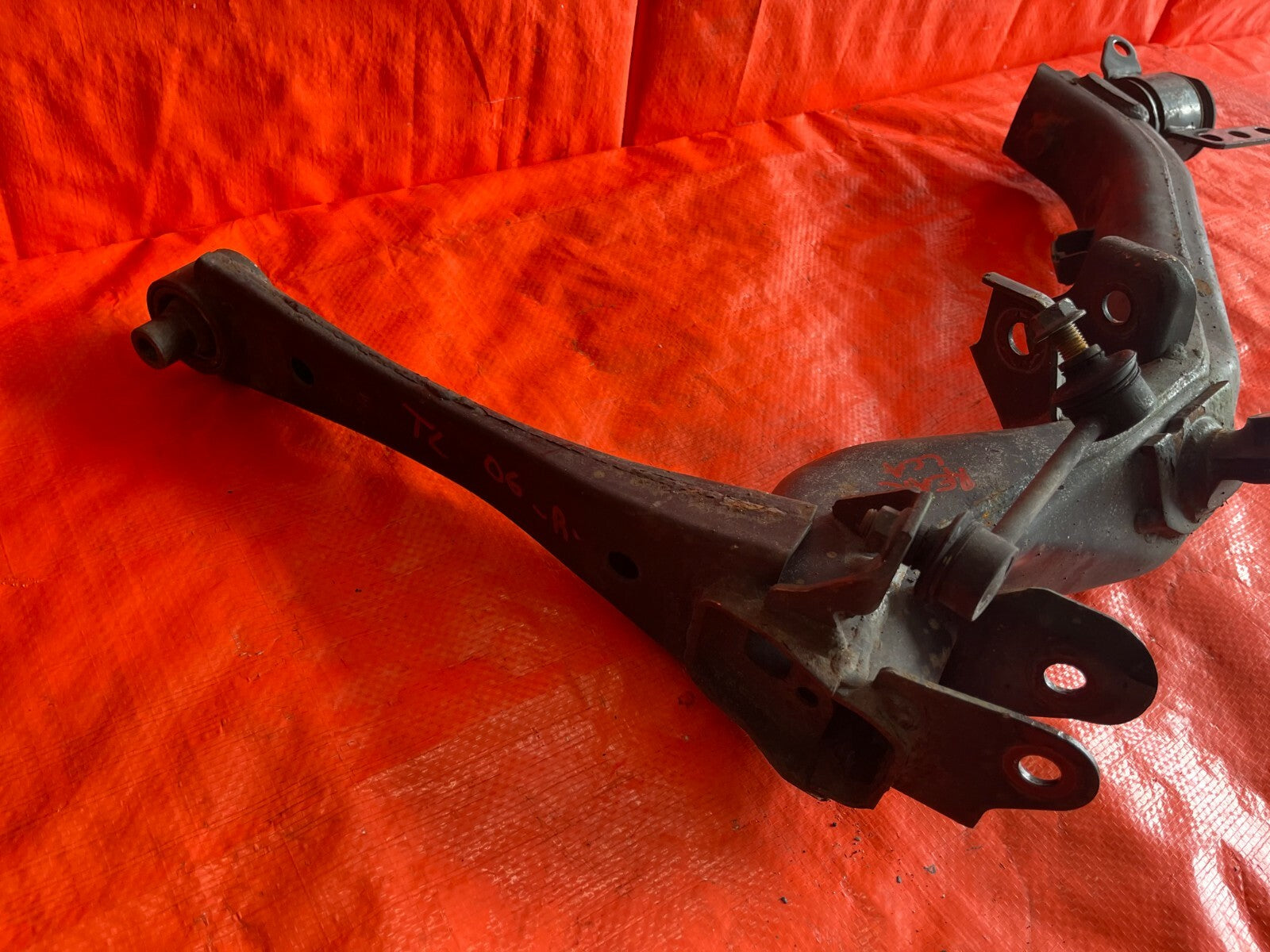 05 10 SCION TC   PASSENGER RIGHT   REAR   LOWER CONTROL ARM   48710 21030   OEM7