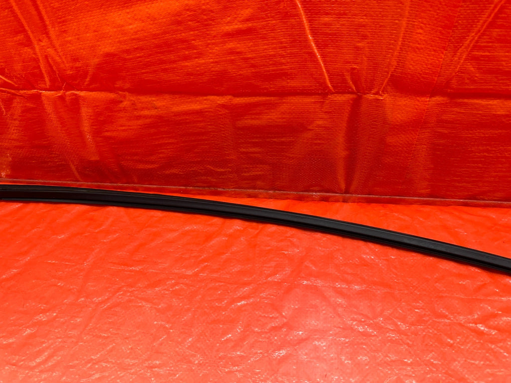 02 06 ACURA RSX   PASSENGER RIGHT FRONT DOOR GLASS SUB SEAL   OEM #2406
