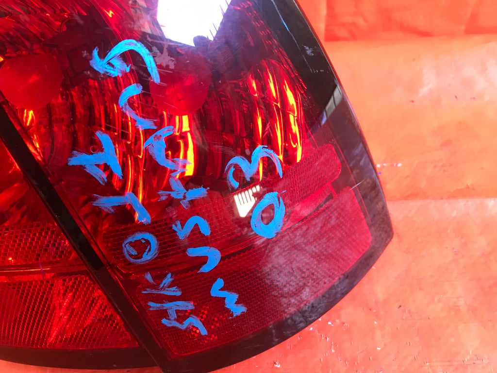 OEM 2003 03 FORD MUSTANG PASSENGER RIGHT TAIL LIGHT LAMP R RH6