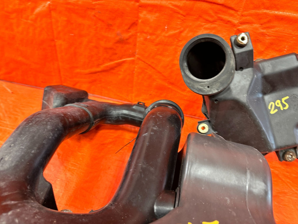 96 97 HONDA DEL SOL   D16Y8 FACTORY INTAKE AIR BOX W/ RESONATOR AND ARM OEM #2955