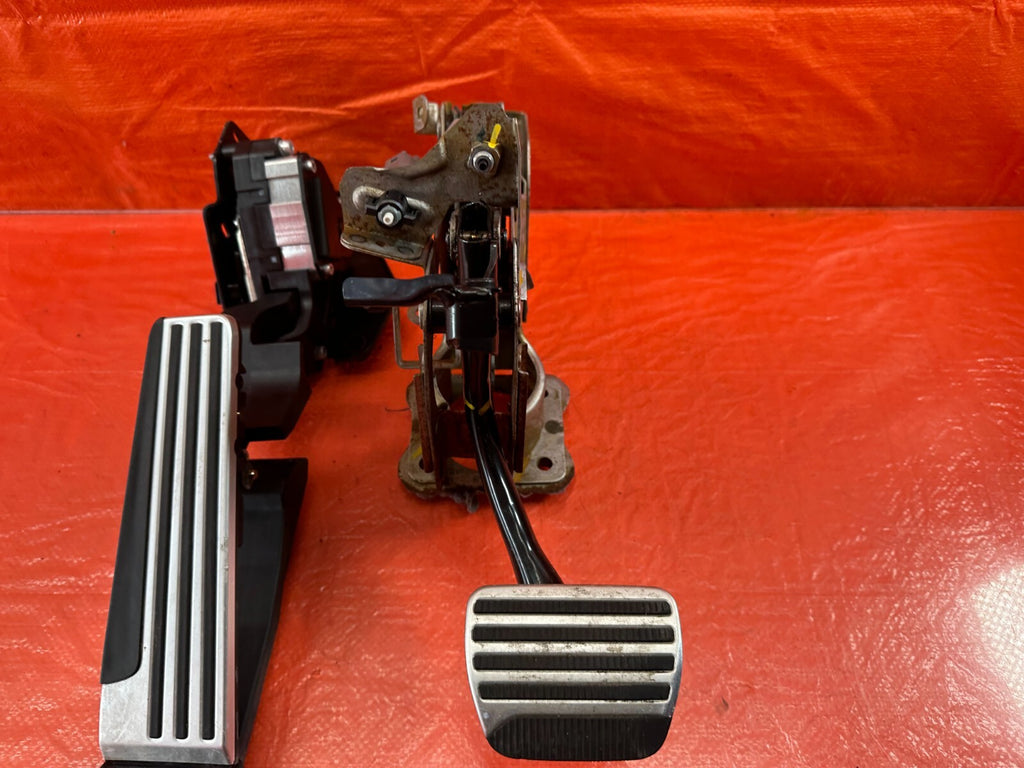 14 19 INFINITI Q50   ADAPTIVE STEERING   ACCELERATOR GAS & BRAKE PEDAL OEM #2227