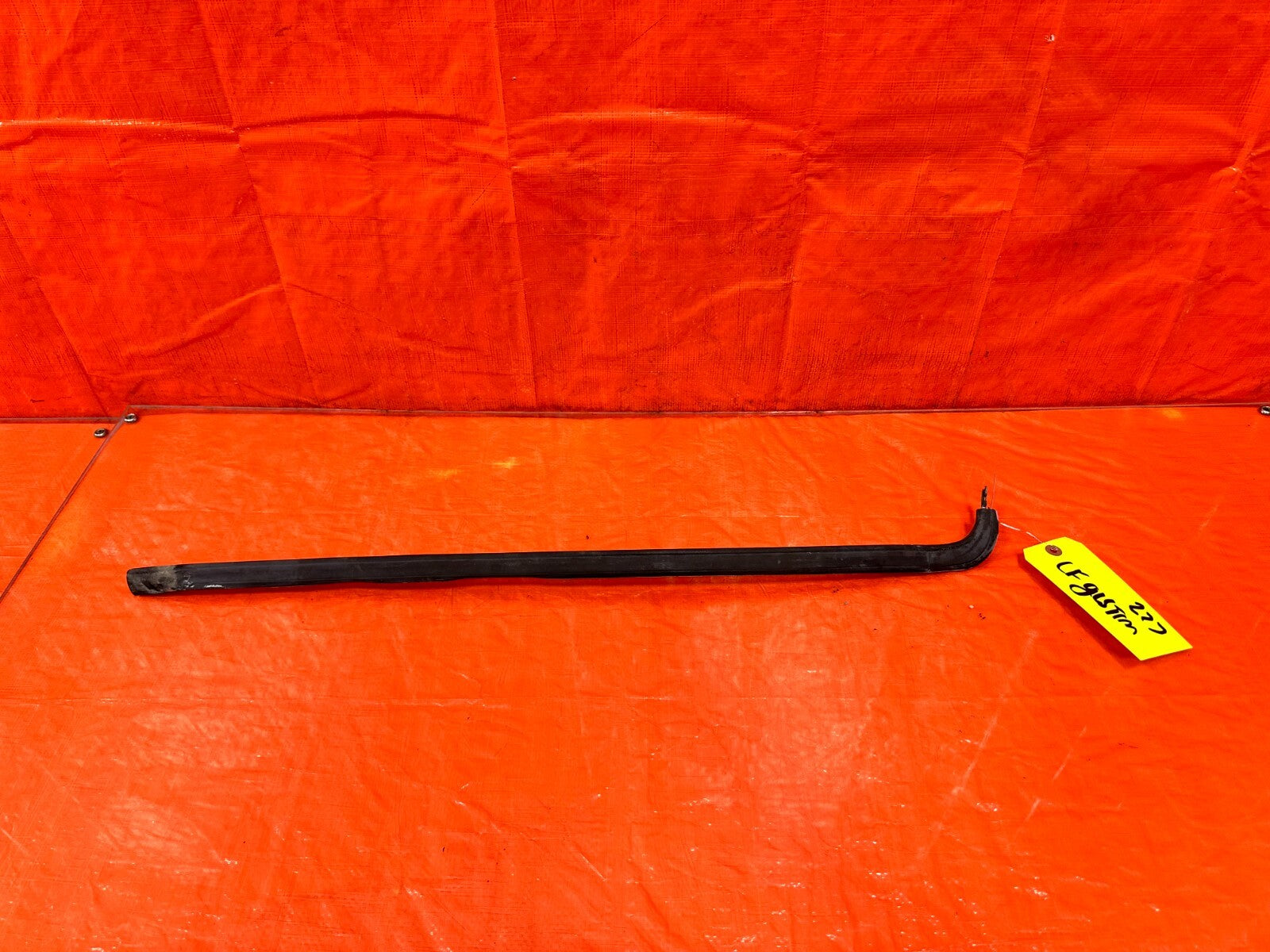 88 91 HONDA CRX   WINDSHIELD TRIM GARNISH MOLDING DRIVER LEFT   OEM #2770