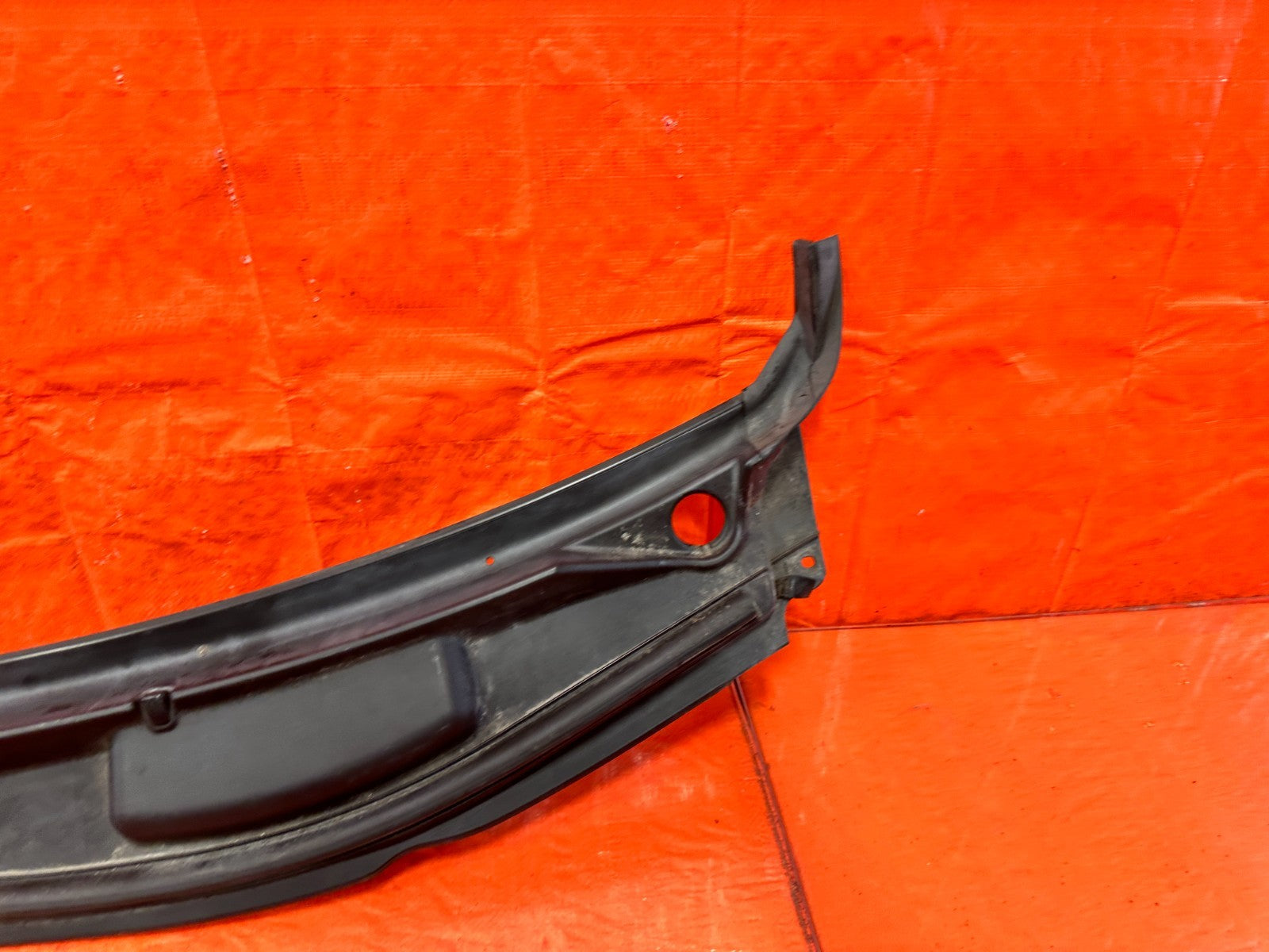 13 16 HYUNDAI GENESIS 2D COUPE   WINDSHIELD WIPER COWL   86150 2M000   OEM #30210