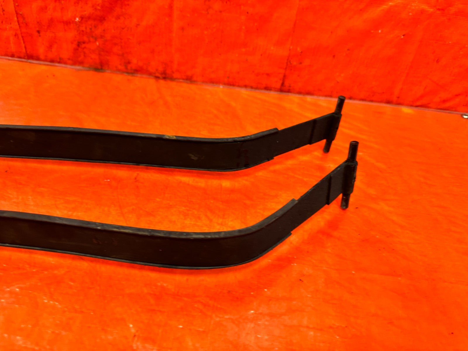 10 16 HYUNDAI GENESIS COUPE GASOLINE GAS FUEL TANK STRAP SET STRAPS SUPPORTS 3027