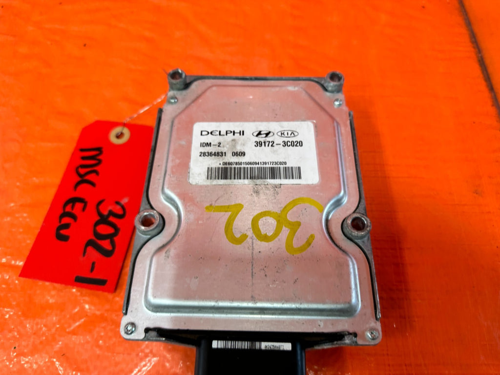 13 16 HYUNDAI GENESIS COUPE 3.8L   FUEL INJECTOR CONTROL MODULE 39172 3C020 #3022