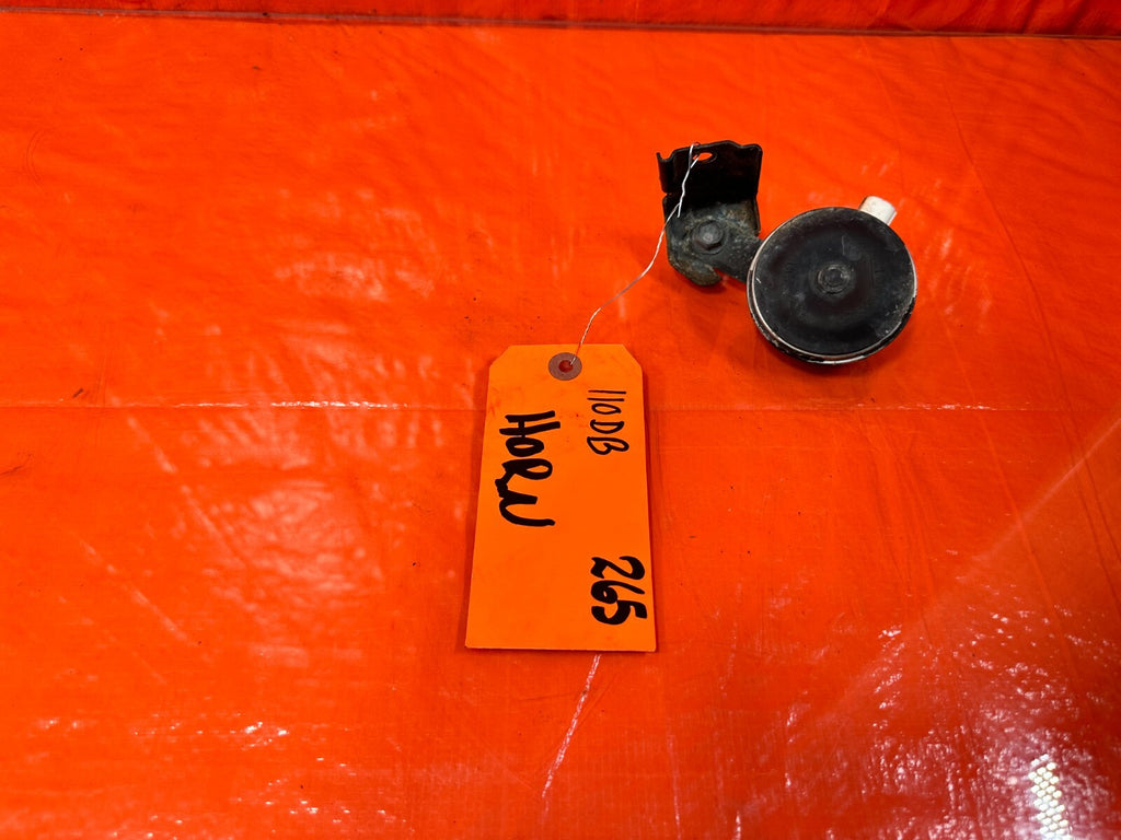 12 15 HONDA CIVIC   HORN LOW NOTE   110 DB MODEL W/ WHITE PLUG   OEM #2654