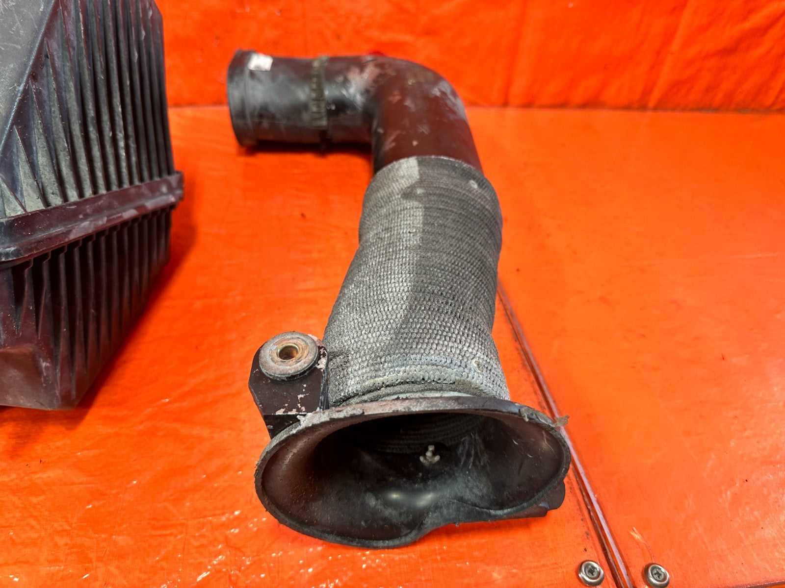 09 11 MAZDA RX8 RX 8   FACTORY INTAKE SYSTEM AIR BOX W/ ALL ARMS   OEM #30316