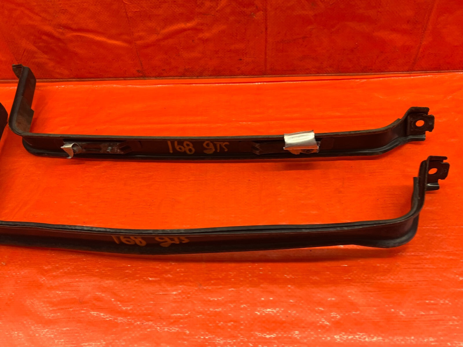 09 10 ACURA TSX   GAS GASOLINE FUEL TANK MOUNTING STRAPS BAND SET   OEM #1685