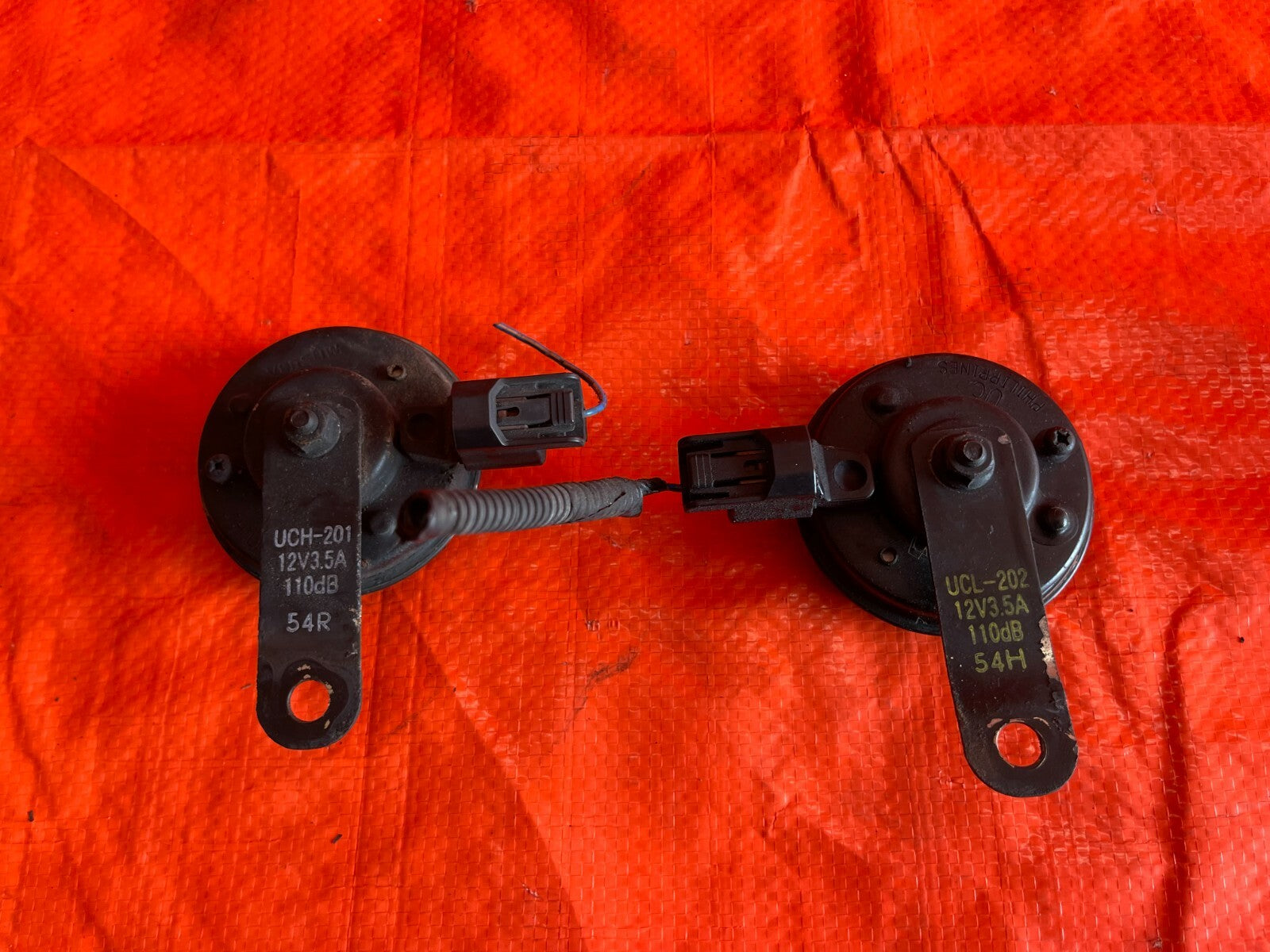 05 06 ACURA RSX   HORN COMBO SET   HORNS HIGH AND LOW   05 06 MODEL   OEM OE #705