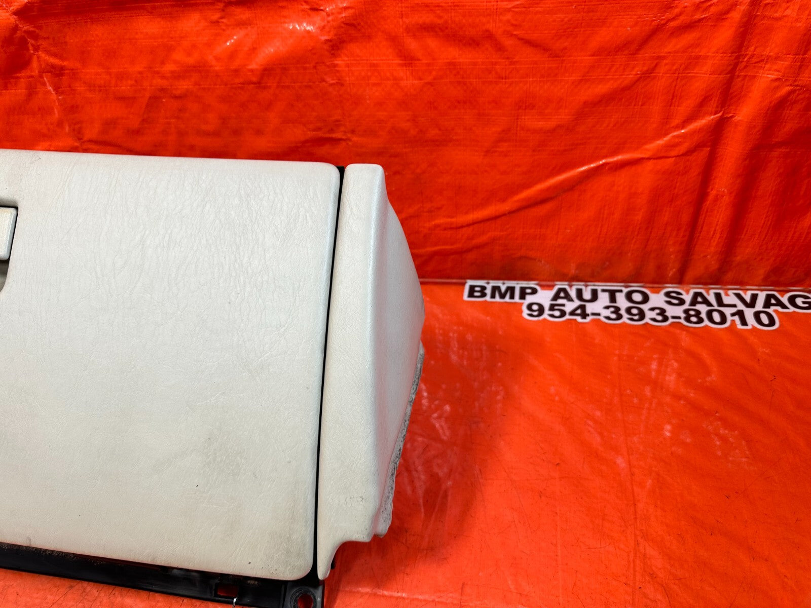 02 06 LEXUS SC430   GLOVE BOX ASSEMBLY   ECRU COLOR   OEM #2615