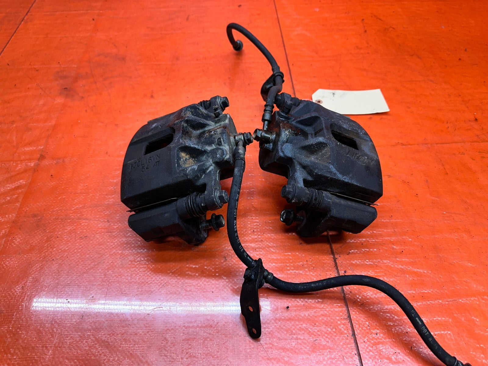04 08 ACURA TSX   LEFT AND RIGHT FRONT BRAKE CALIPERS   OEM FACTORY OE #33010