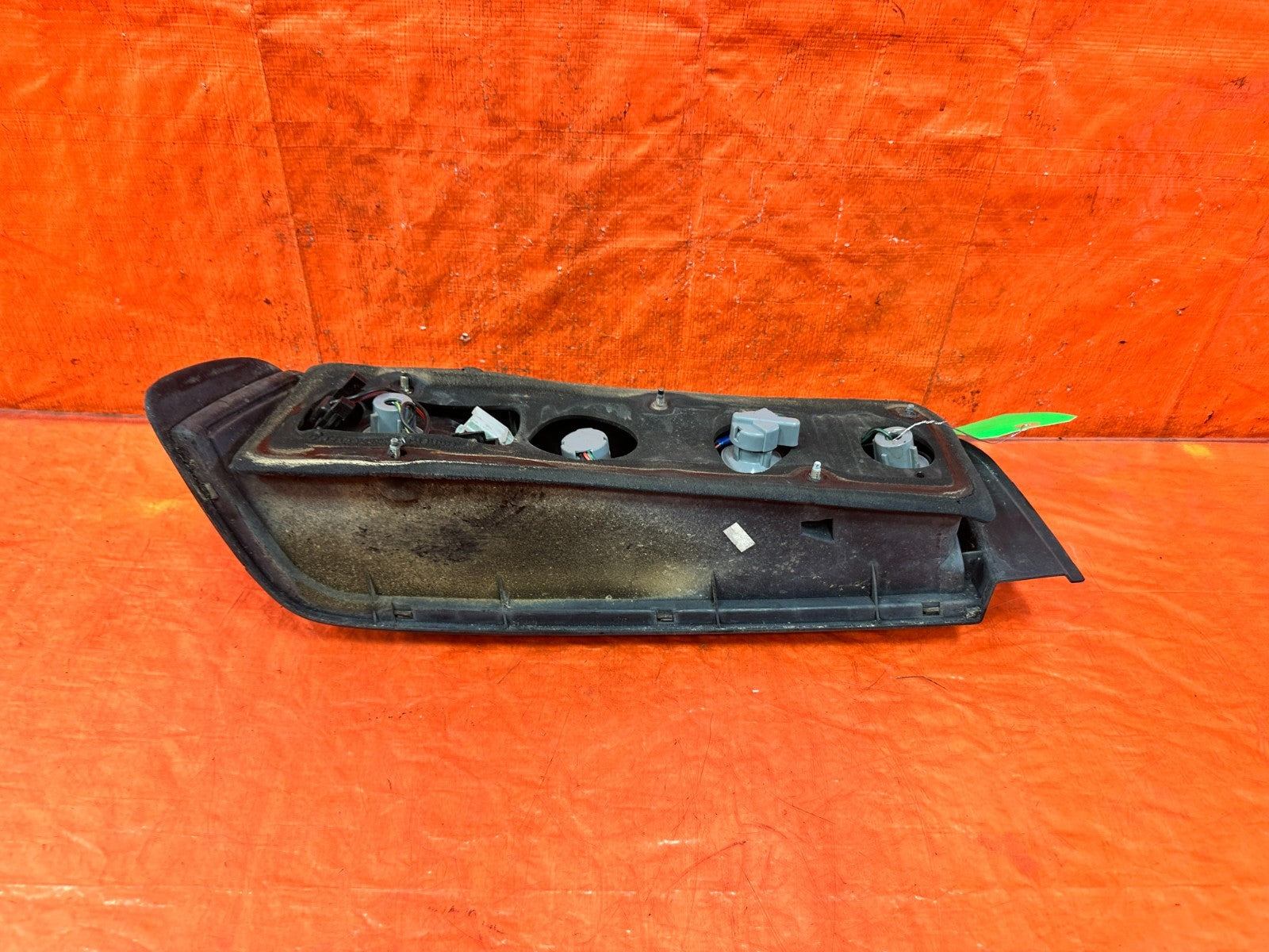 90 91 HONDA CIVIC HATCHBACK   PASSENGER RIGHT TAIL LIGHT TAIL LAMP   OEM #3177