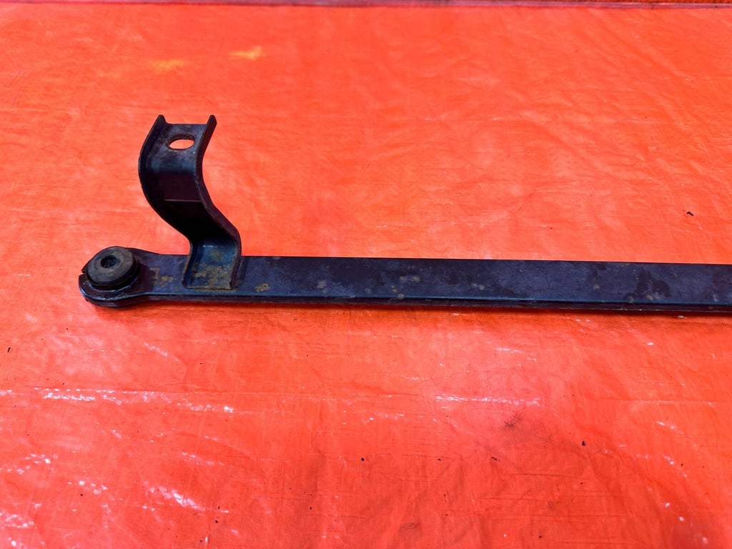 94 01 ACURA INTEGRA   AC CONDENSER ASSEMBLY MOUNTING BRACKET BAR MOUNT OEM #2743