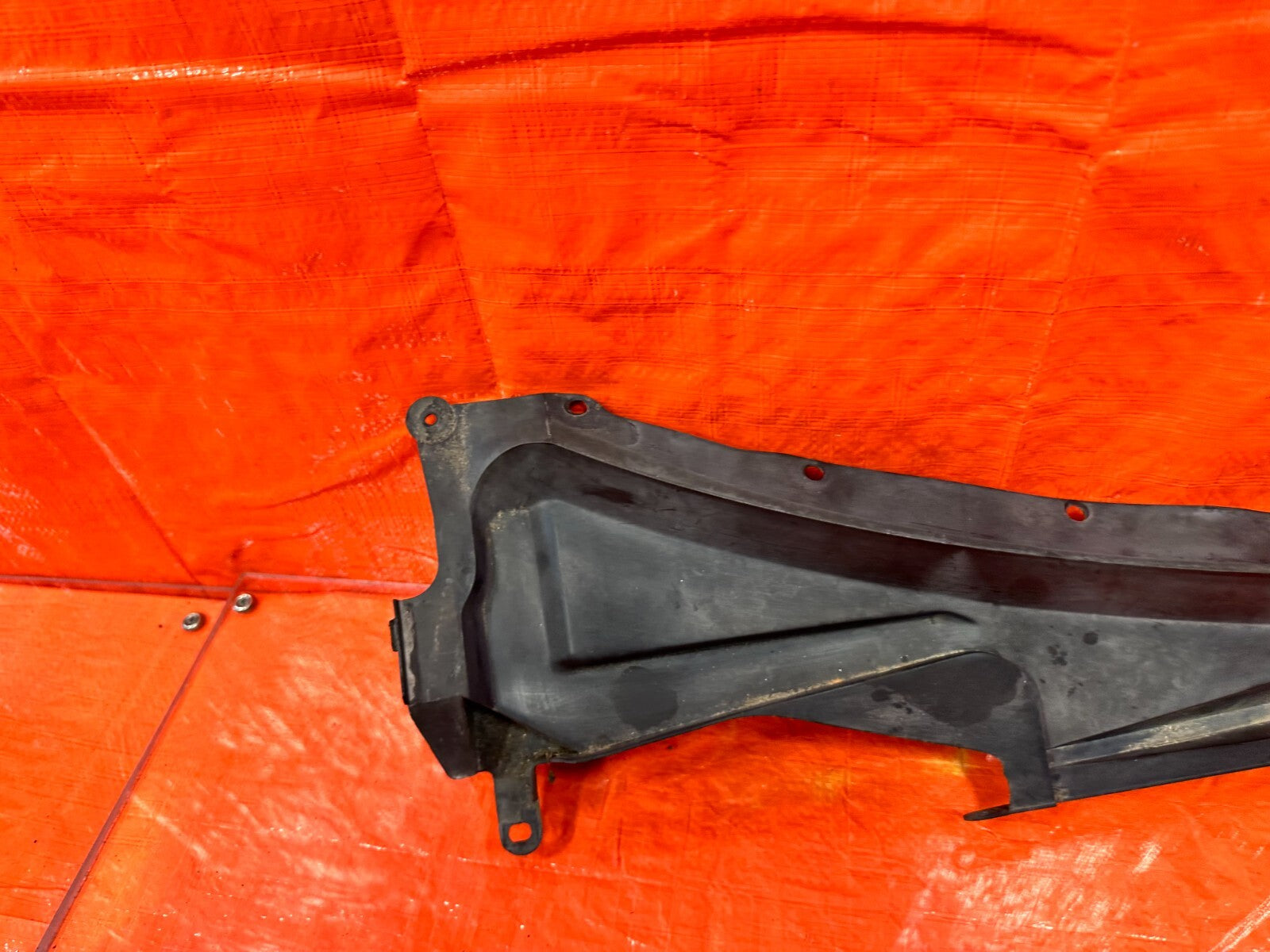 90 95 MAZDA MX 5 MIATA   RIGHT WIPER COWL TRIM BAFFLE   OEM FACTORY #2676