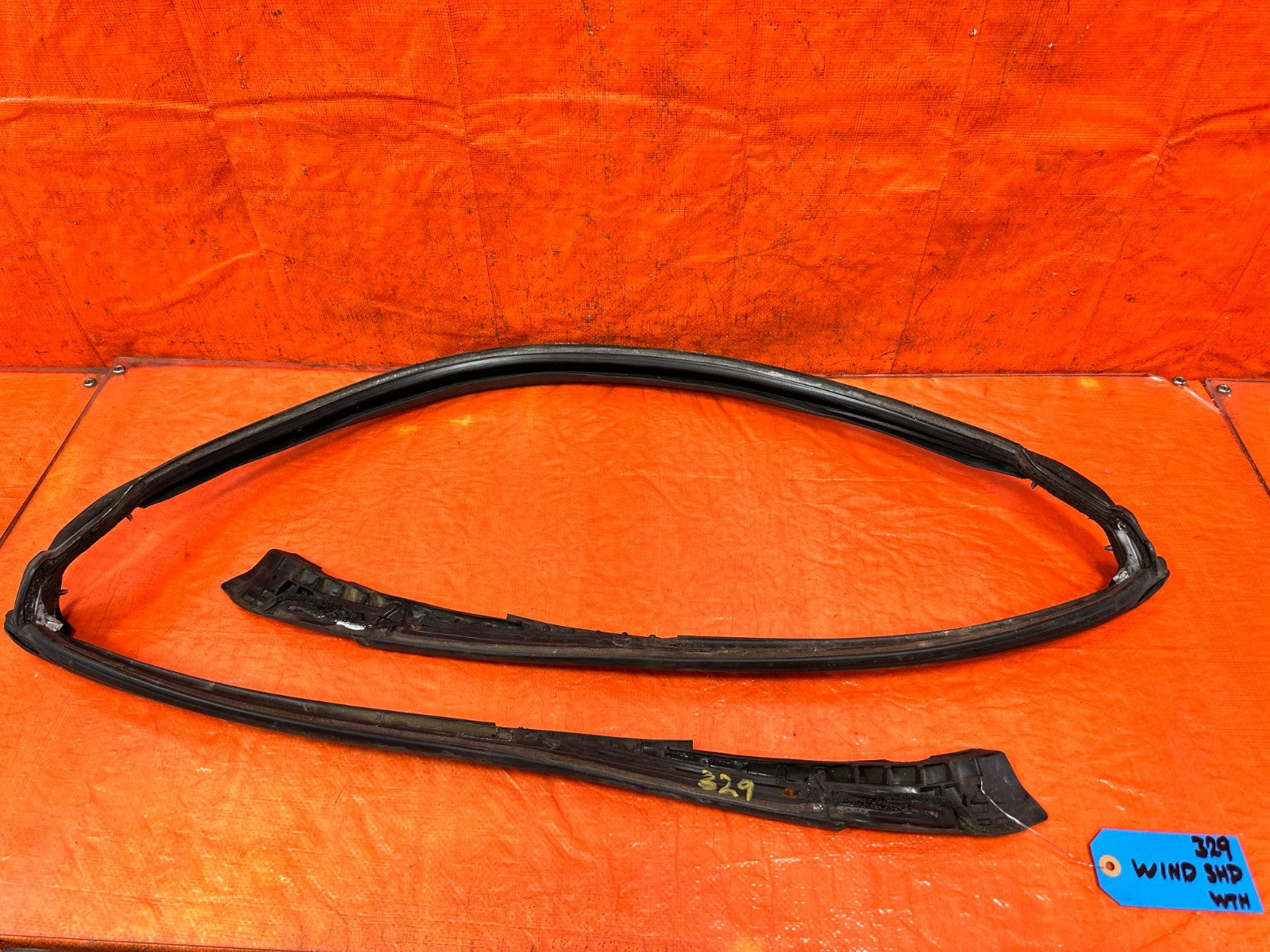 09 15 INFINITI G37 CONVERTIBLE   WINDSHIELD WEATHER STRIP   OEM FACTORY #3291