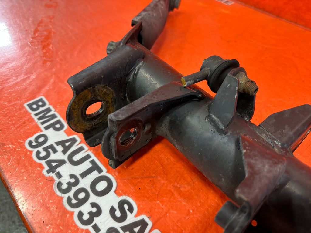 02 05 HONDA CIVIC SI EP3 PASSENGER RIGHT REAR LOWER TRAILING CONTROL ARM OEM 2584