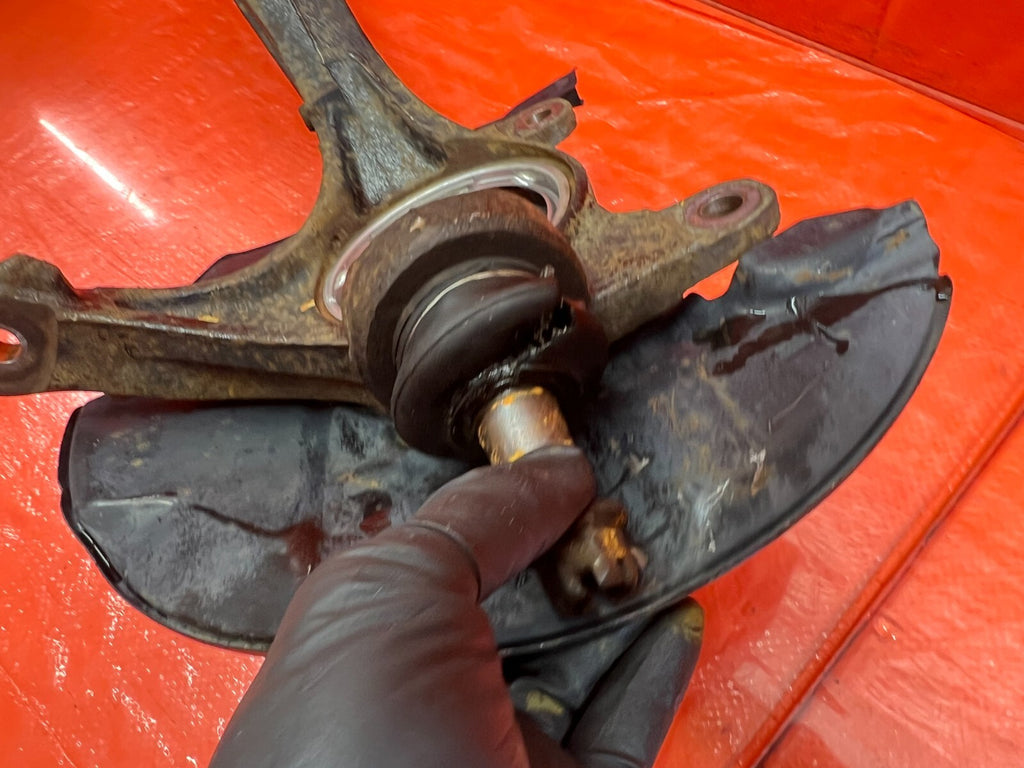 09 14 ACURA TSX   DRIVER LEFT FRONT SPINDLE KNUCKLE HUB   OEM FACTORY #1688