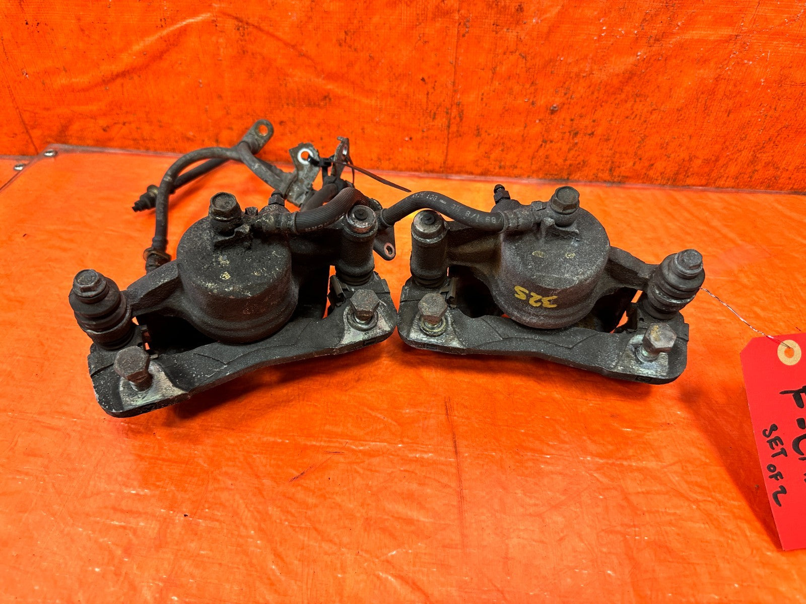 90 91 HONDA CIVIC HATCHBACK   LEFT AND RIGHT FRONT BRACKE CALIPERS   OEM #32511