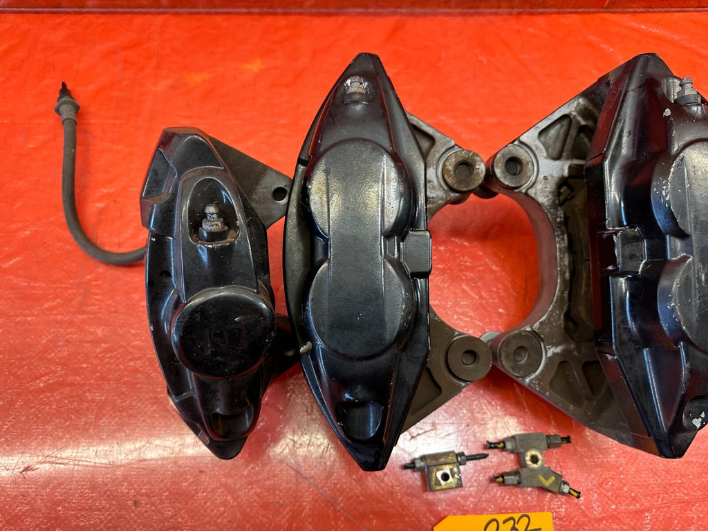 08 15 INFINITI G37 & Q60 SPORT   AKEBONO   BRAKE CALIPERS LEFT & RIGHT   OEM 2328