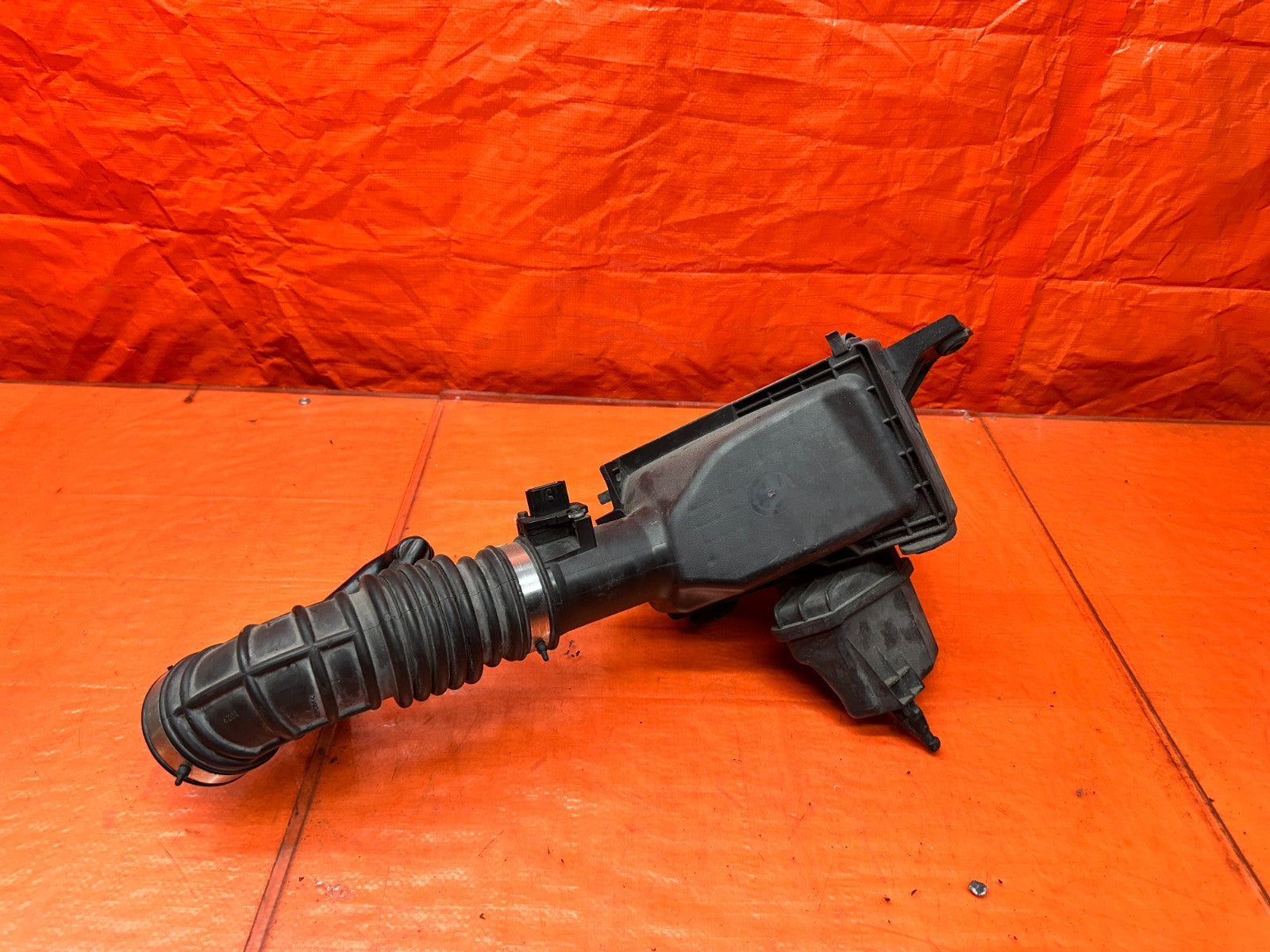 14-15 INFINITI Q50 4D 3.7L VQ37VHR RIGHT PASSENGER AIR INTAKE BOX TUBE OEM #Q500