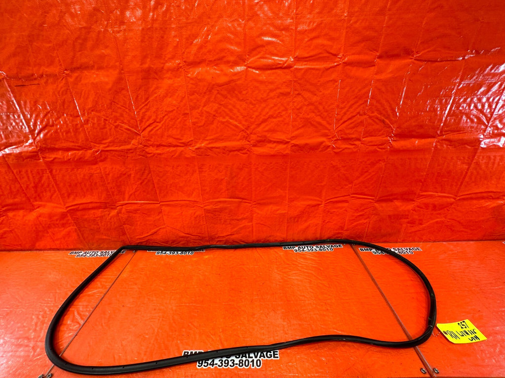 92 95 HONDA CIVIC 2D COUPE CHASSIS 2 DOOR OPEN TRIM WEATHER STRIP LEFT FRONT 2570