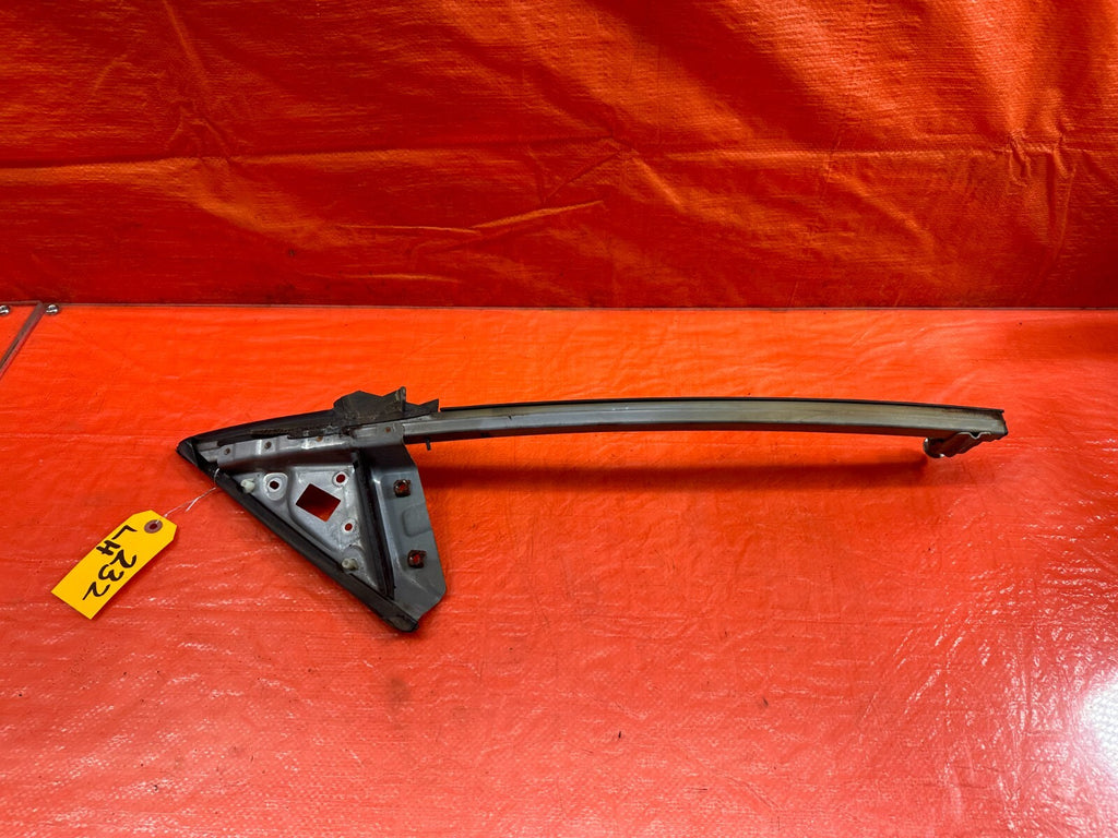 08 15 INFINITI G37 COUPE & CONVERTIBLE DRIVER LEFT DOOR GLASS CORNER SUPPORT 2320