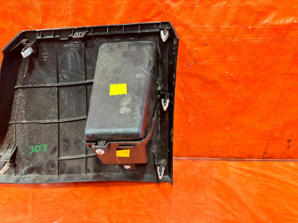 06 11 HONDA CIVIC   KNEE TRIM UNDER STEERING COLUMN LOWER COVER   OEM #3074