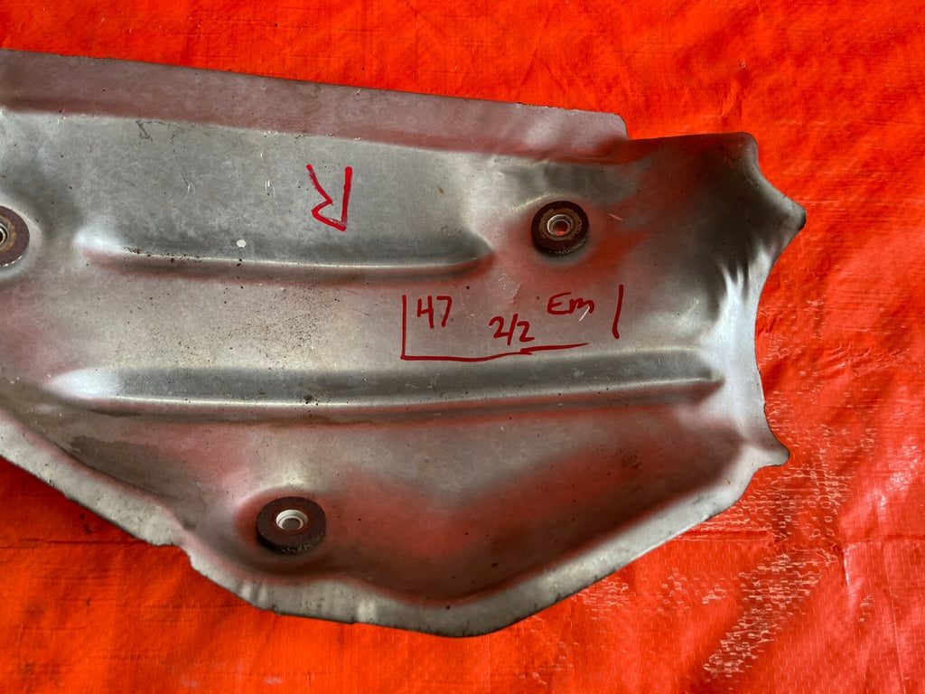 09 13 INFINITI   G37 2D COUPE   EXHAUST MANIFOLD HEAT SHIELD SET LEFT RIGHT OEM 5