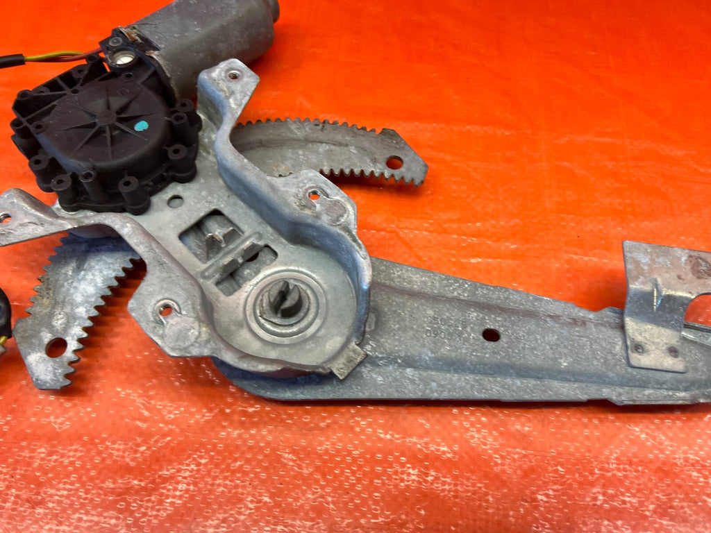 96 00 HONDA CIVIC 4D SEDAN DRIVER LEFT REAR WINDOW REGULATOR MOTOR OEM #162  5