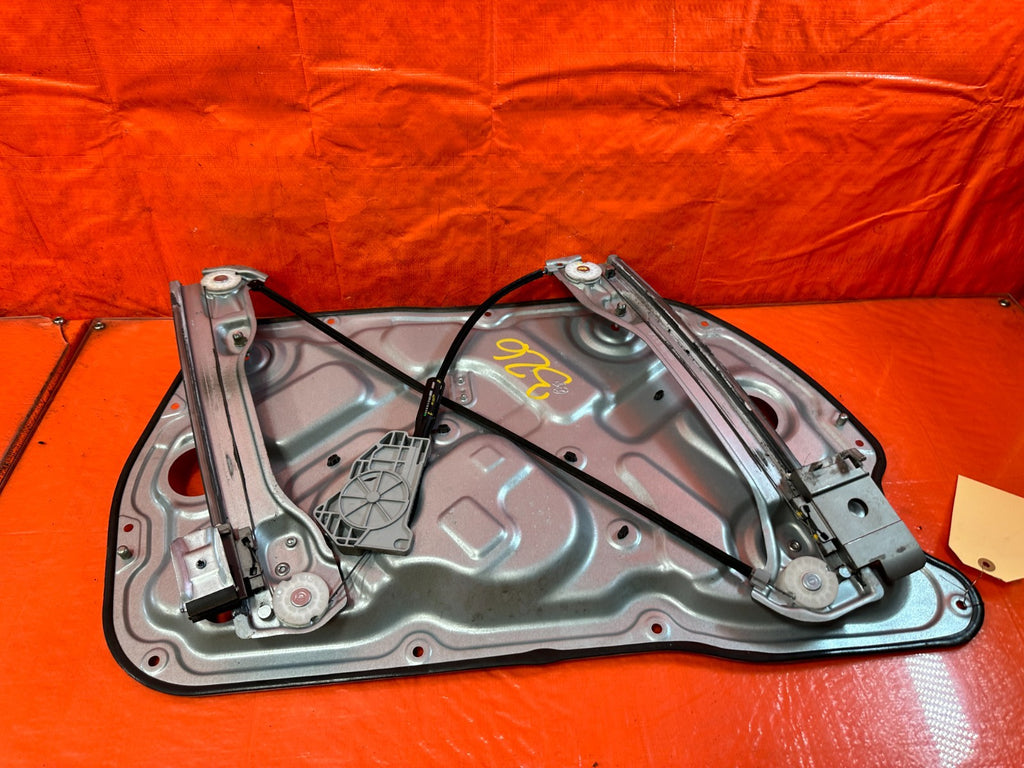10 16 HYUNDAI GENESIS COUPE   PASSENGER RIGHT WINDOW REGULATOR W/ MOTOR OEM #3269