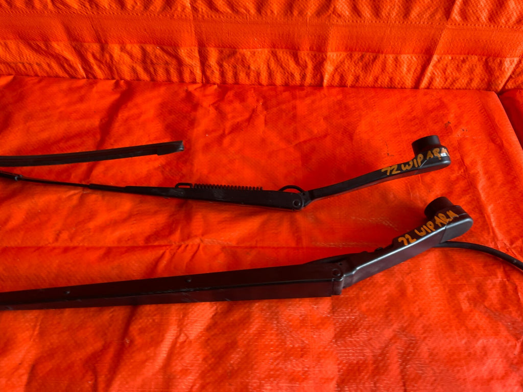 18 21 SUBARU CROSSTREK   WINDSHIELD WIPER ARMS WIPER ARM SET LEFT RIGHT OEM #723